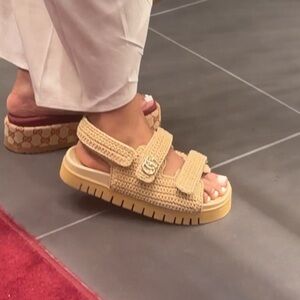 Gucci Women’s Marmont GG Raffia Woven Platform Sandal 39